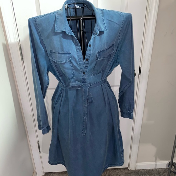 Old Navy XL MATERNITY dress - Picture 2 of 7